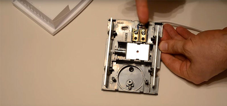 fix door bell in Winter Gardens